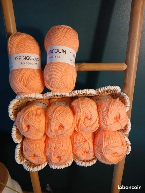 Lot de 10 pelotes couleur orange marque pingouin neuve